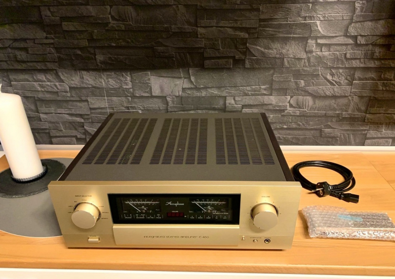 Accuphase Model E-460